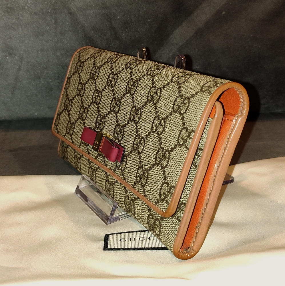 GUCCI GG SUPREME RIBBON FLAP MONGRAM SNAP BI-FOLD LONG WALLET WITH DUSTBAG & BOX - Picture 11 of 17